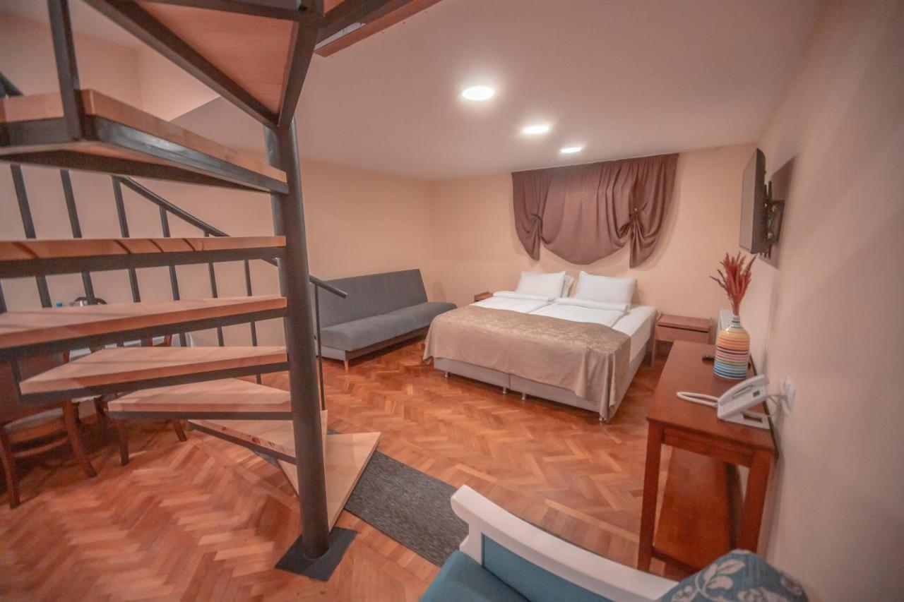 Hotel Banovani Tbilissi Extérieur photo