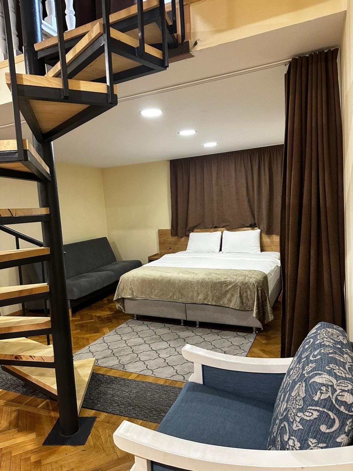 Hotel Banovani Tbilissi Extérieur photo